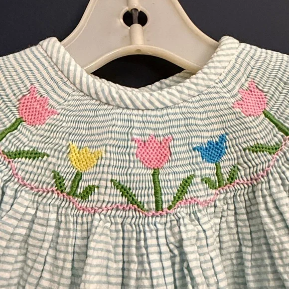 Classic Whimsy Smocked Dress 12M Blue White Seersucker Floral Embroidered - Picture 5 of 8